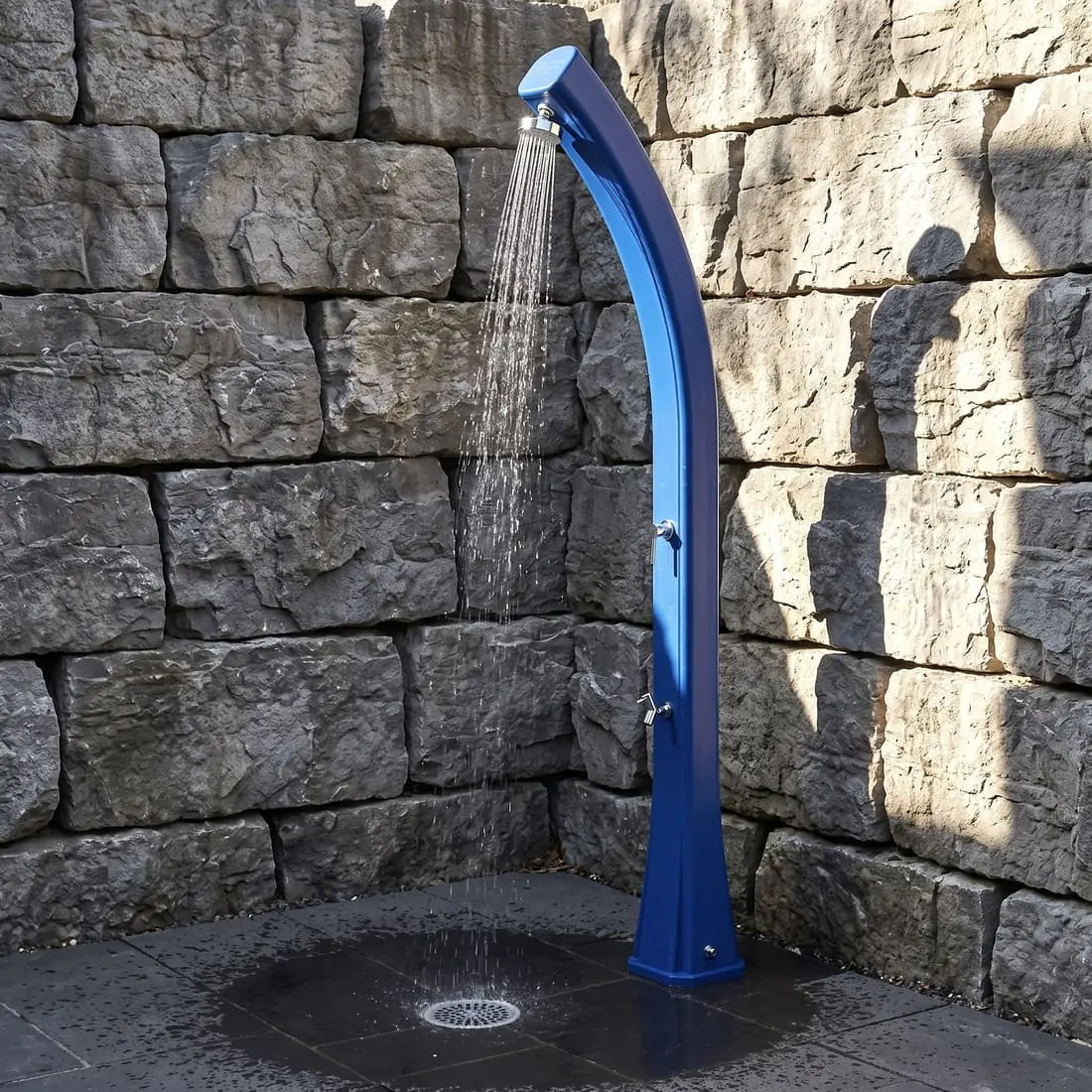 Prysznic solarny Aquajoy Happy XL z kranikiem do mycia stóp, niebieski, 35 l - obrazek 3